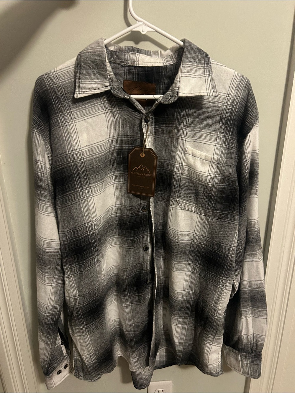 Men's Black & White Plaid Button-Down Shirt - Casual Long Sleeve